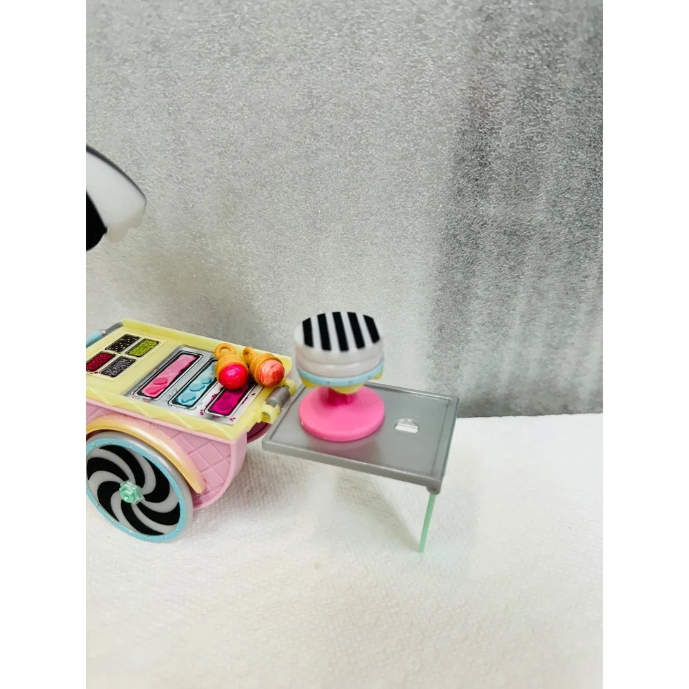 LOL Surprise Mini Sweet‎ Treats Ice Cream Cart Playset with Accessories
